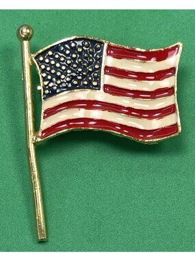 VTG 2.25" Goldtone Enamel Red White Blue American Flag BROOCH Pin Patriotic USA